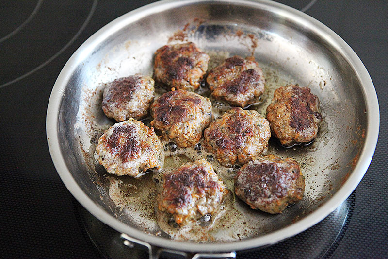 Fresh herb juniperberry meatballs 12